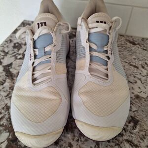 Wilson’s Size 8 Leather white blue Tennis Sneaker